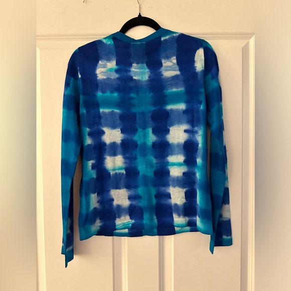 Happy Sheep NWT Blue-White art deco design long sleeve-V neck collar - Picture 3 of 6